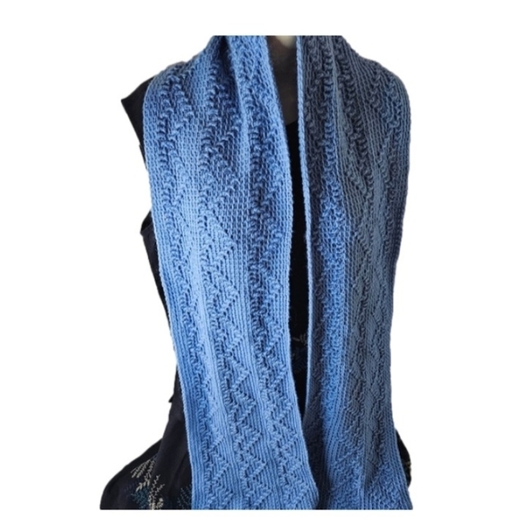 Hand knit scarves Crochet Blue Double cable stitch Triangular pattern with Tazel - Picture 9 of 16